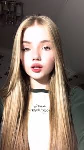 Violet Walker's Instagram, Twitter & Facebook