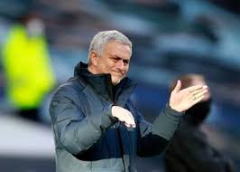 اليوم السبت مباراة توتنهام وليدز يونايتد في تمام الساعة الثالثه والنصف مساءا بتوقيت السعودية والساعة الثانية والنصف مساءا حاليا قبل مواجهة اليوم نادي توتنهام هو صاحب المركز السابع في جدول الترتيب وهو الذى كان ثلاث اربع جولات ينافس على صدارة الدوري. Ù…Ø¨Ø§Ø±Ø§Ø© ØªÙˆØªÙ†Ù‡Ø§Ù… ÙˆÙ„ÙŠØ¯Ø² ÙŠÙˆÙ†Ø§ÙŠØªØ¯ Ø¨Ø·ÙˆÙ„Ø§Øª