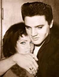 A Photoshopped Picture Of Elvis That Is In Fact Elvis But The Girl He Was Hugging In The Original Picture Was Not Priscilla As Elvis Fake Photo Fake Images