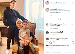 Жизнь женщины мгновенно разделилась на две части, «до» и «после» гибели супруга. Detki Konfetki Irina Krug Pokazala Podrosshih Synovej