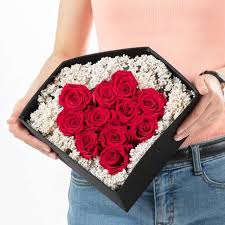 Every season is a peak season for plastic heart shaped gift boxes craft with its wide variety of customers. Flower Boxes Wholesale