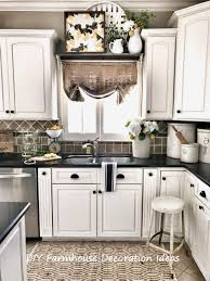 38 Comfy Farmhouse Kitchen Decor Ideas Farmhouse Kitchen Decor Kitchen Decor Home Decor Kitchen