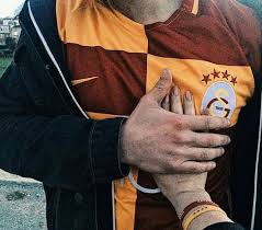 Tek Ask Galatasaray Sarikirmizi Ask Cimbom Galatasaray Sevimli Cift Resimleri Ask Cift