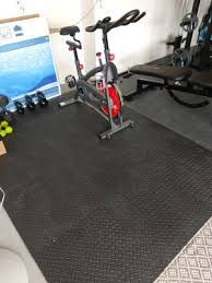 These tiles are perfect for exercise, gymnastics, yoga, crossfit, pilates, mma, children's play areas, daycares, workshops, fitness rooms, camping and poolside areas. Gold S Gym 24 Sqft 6 Piece High Impact Eva Foam Puzzle Exercise Mat Walmart Com Walmart Com
