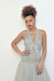 Cassandra monique batie (born december 30, 1984), known by her stage name andra day, is an american singer, songwriter, and actress. Andra Day Wears Gray Chanel Couture Gown For 2021 Golden Globes