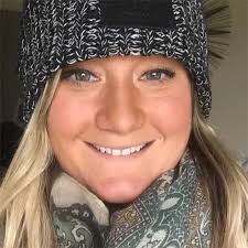 Bodybuilder Savannah Wright in Two-Piece Workout Gear Says "Try This  Treadmill Workout"