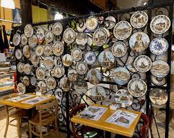 We are a restaurant and store that specializes in classic spanish cuisine. Home Brisa De Espana