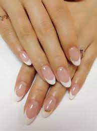 Para fugir do clássico, invista nas unhas francesinhas coloridas. Unha U French Manicure Nails Gel Nails Oval Nails