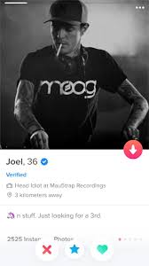Deadmau5 Is On Tinder... Looking For A Third