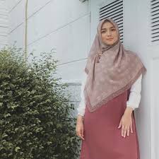 Maybe you would like to learn more about one of these? Sempat Batal Nikah Artis Cantik Langganan Sinetron Ini Akhirnya Putuskan Hijrah Menutup Aurat