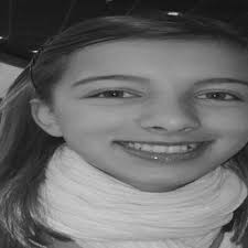 Mia Devine (@miaRdevine)