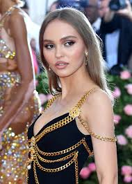 Kim kardashian's version is anchored by darker roots. Mushroom Blonde Hair Is The Prettiest New Culinary Inspired Colour Trend To Hit Beauty Crew