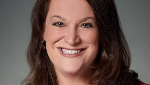 Red Cross chapter rehires ex-leader