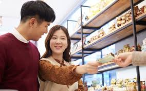 Đang suy sụp vì nợ nần, chúng tôi bỗng nhận được sự giúp đỡ từ người lạ