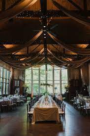 A Classic And Romantic Garden Wedding In Hartford Connecticut Romantic Garden Wedding Romantic Garden Wedding Reception