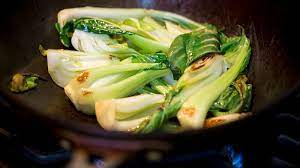 Pak choi ist ein sehr beliebtes gemüse in china. Pak Choi So Gesund Ist Die Asiatische Kohlart Bayern 1 Radio Br De