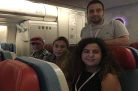 Haberler / magazi̇n leyla bilginel'den serdar ortaç'a müjdeli haber orada tedavi olursa. Leyla Bilginel Was Brought To Istanbul Where The Dang Festival In Thailand Was Closed Last Minute