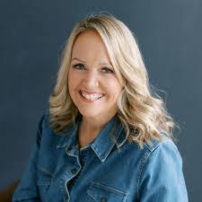 June Mackay's Instagram, Twitter & Facebook