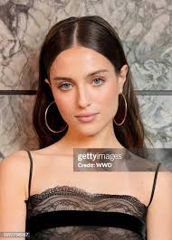 354 Madeline Paris Photos & High Res Pictures