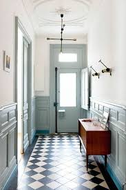 Le Carrelage Damier Noir Et Blanc En 78 Photos Archzine Fr Amenagement Entree Deco Entree Maison Boiserie Murale