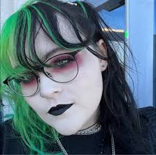 Hello fellow ogdenites! I wanted to know if anyone knew of any crochet  classes here in Ogden. Or if any of you seen any good tutorials