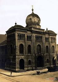 Zdjecie Numer 8 W Galerii Katowice Xix Wieku Ich Ranga Nieustannie Rosla A Miasto Pieknialo I Tetnilo Zyciem Arc Synagogue Architecture Katowice Synagogue
