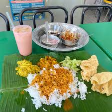 Beras•santen•bumbu halus•bawang merah•bawang putih•bahan rempah•daun salam•sereh. Restoran Nsm Nasi Daun Pisang Indian Restaurant