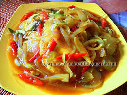 Yup, memang bener kalau belimbing wuluh itu rasanya asem banget. Resep Telur Asam Manis Belimbing Wuluh Aneka Resep Masakan Sederhana Kreatif