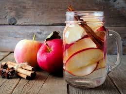 Selain wanginya yang menyegarkan, sari lemon memiliki senyawa sebagai agen anti bakteri yang dapat membunuh dan menghambat pertumbuhan bakteri pada kulit penyebab bau badan. Cara Mudah Buang Toksin Dalam Badan Guna Epal Kayu Manis
