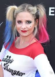 Kelly Ringer's Instagram, Twitter & Facebook