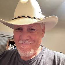 Anybody have their straw shaped in a Gus style? I'm trying to see how I  feel about it. Thanks!