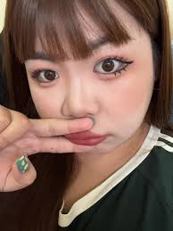 第一次畫這種妝還算ok吧😆😆😆😆