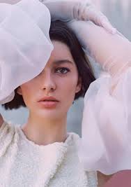 Stella Stroud for WONDERWALL MANAGEMENT