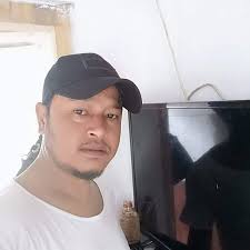 I'm 20 from Russia 🇷🇺 Ami send you a friend request Please accept my  friend request. Tap to accept 🟢 online