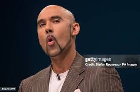 Lindsay Johns's Instagram, Twitter & Facebook