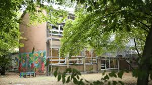Schulfenster Sturzt Ab Lehrer In Klinik B Z Berlin