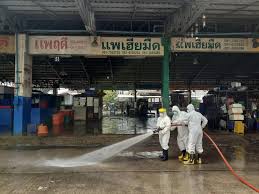 Opqngmcg2pkmvm ลงพื้นที่ตลาดกลางกุ้ง หลังพบผู้ติดเชื้อโควิด 19 ในประเทศ ที่ จ.สมุทรสาคร ขณะนี้ตรวจหาเชื้อไปแล้วกว่า 2,000 คน เบื้องต้นพบผู้ติด. 2