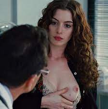 Anne Hathaway Boobs - 45 photos
