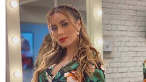 De la academia inició su carrera a principios del año 2005 formando parte de los integrante del exitoso. Con El Pie Izquierdo Cynthia Rodriguez Termino El Ano Con Una Caida En Venga La Alegria Infobae