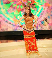 Bahasa rosalina musa buat ngakak d academy asia 2. Travelplusindonesia Begini Cara Pedangdut Singapura Ini Duniakan Baju Adat Nusantara