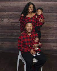 Black Family Holiday Flannel Black And Red Flannel Christmas Family Ph Family Holiday Photos Black Family Christmas Photoshoot Christmas Family Photo Outfits