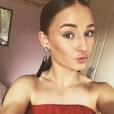 Zara Cox (@omgitszarac)