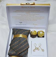 Caixa De Presente Para Padrinhos De Casamento Compre Caixa Luxo Para Padrinhos No Elo7 Por R 10 90 Encontre Mais Produtos De Lembra Caixa Padrinho Casamento Convite Padrinhos Convite Padrinhos Casamento