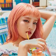 Minnie masih berada di Thailand