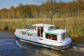 Sleeps up to 5 people (good comfort for 3 people) or for 2 people or 2 people + 1 child view destinations where this boat is available. Datei Penichette 935w Jpg Wikipedia