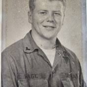 Arthur Hage's Instagram, Twitter & Facebook