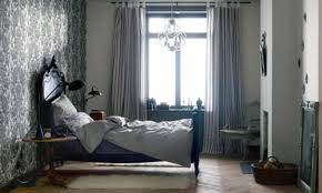 Eine ruhige einrichtung mit warmen farben, dichten vorhängen und einem guten bett sorgt für erholsamen schlaf. Farben Fur Schlafzimmer Selbst De