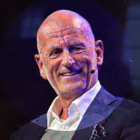 Peter Warren's Instagram, Twitter & Facebook