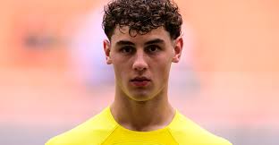 Arsenal announce Tommy Setford academy signing