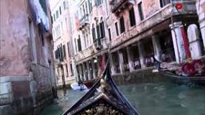 Provincia di venezia)، مقاطعة شمال إيطاليا في إقليم فينيتو، عدد سكانها 829.418 نسمة ومساحتها 2462 كيلومتر مربع وبها 44 مدينة وبلدة وقرية، عاصمتها مدينة فينيسيا، تتطل على البحر الأدرياتي شرقا وتحدها من الشمال الشرقي إقليم فريولي فينيتسيا جوليا عند مقاطعة. Ù…Ø¯ÙŠÙ†Ø© ÙÙŠÙ†ÙŠØ³ÙŠØ§ ÙÙŠ Ø§ÙŠØ·Ø§Ù„ÙŠØ§ Ù…Ø±Ø§Ø³Ù„ÙˆÙ† Youtube